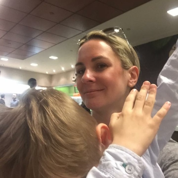 Style: Classy, Sassy, Elegant, Edgy, Chic, OnTrend - Picture 4 of 8